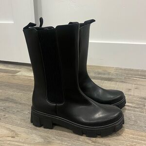 Black fashion boots
